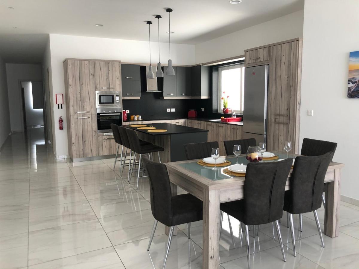 Penthouse In Marsaxlokk With Panoramic Views: 3 Bedrooms, 2 Baths Esterno foto