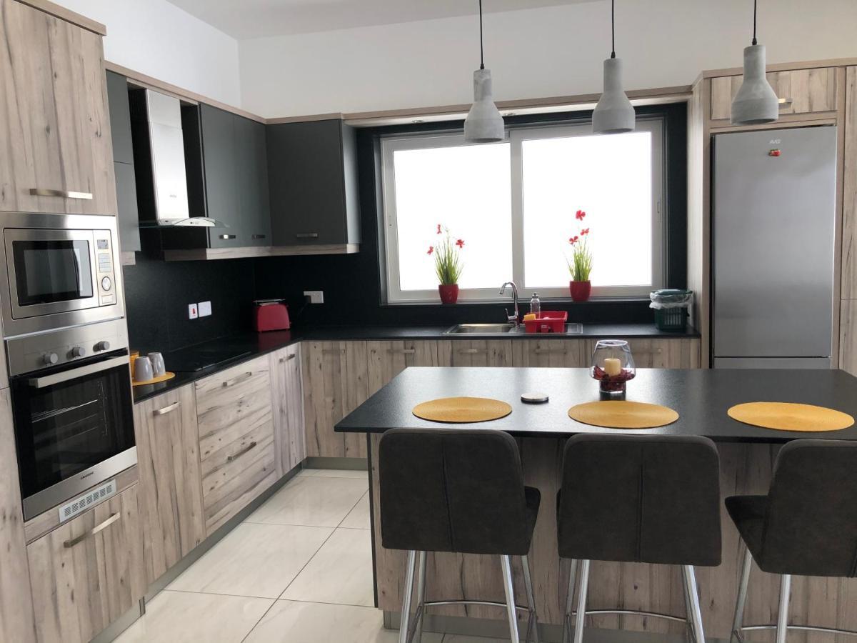 Penthouse In Marsaxlokk With Panoramic Views: 3 Bedrooms, 2 Baths Esterno foto