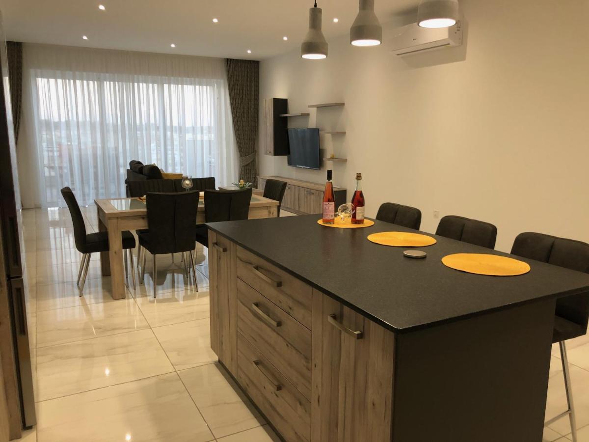 Penthouse In Marsaxlokk With Panoramic Views: 3 Bedrooms, 2 Baths Esterno foto