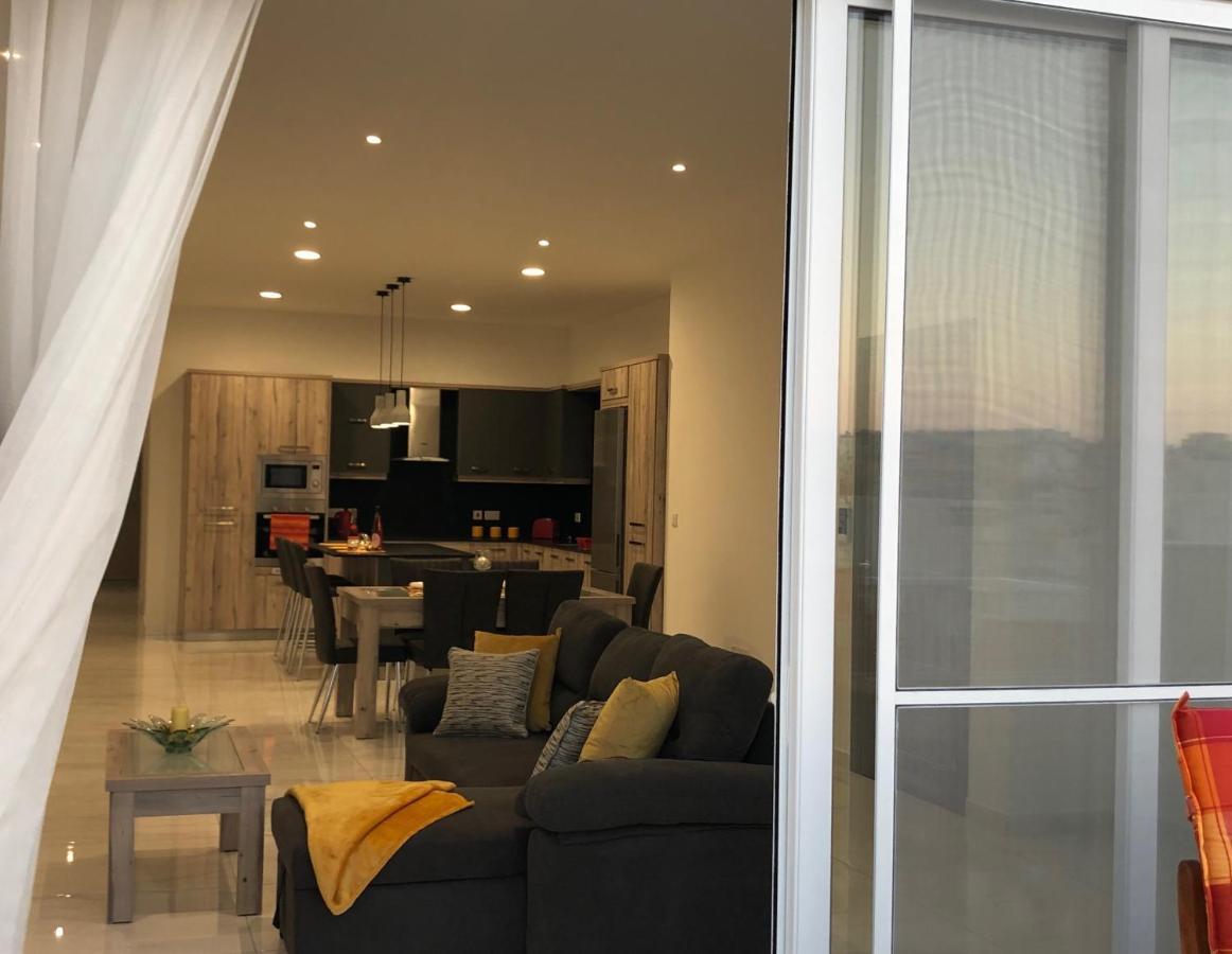 Penthouse In Marsaxlokk With Panoramic Views: 3 Bedrooms, 2 Baths Esterno foto